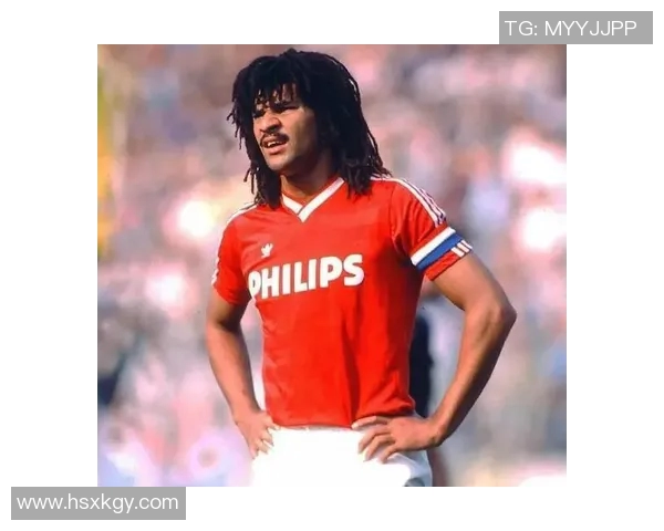 足球明星白人扎小辫的独特风格与赛场魅力揭秘